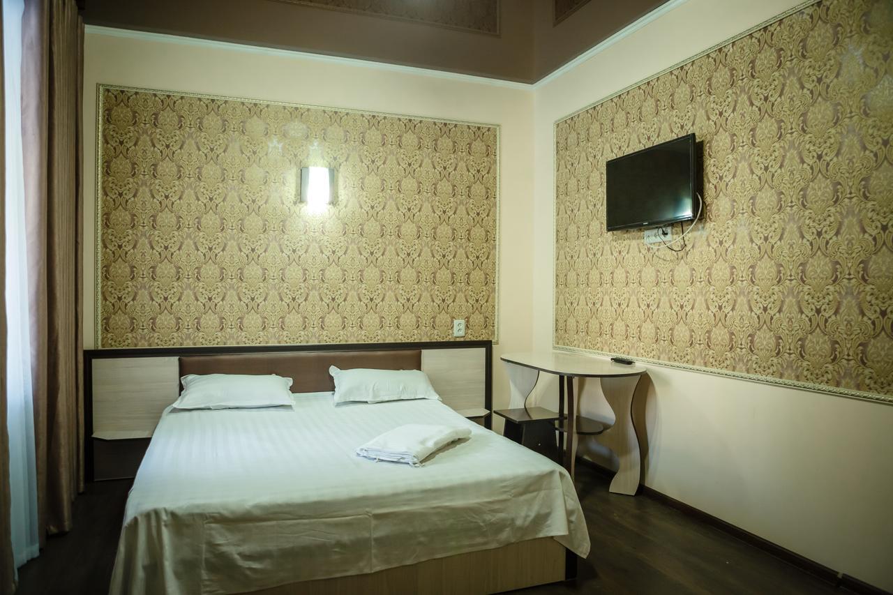 Hotel Prestizh ทาราซ ภายนอก รูปภาพ